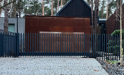 Minimalistisches Schiebetor Schwebendes Design